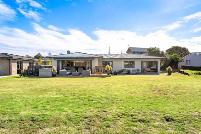 16 Braddock Grove Pauanui_2