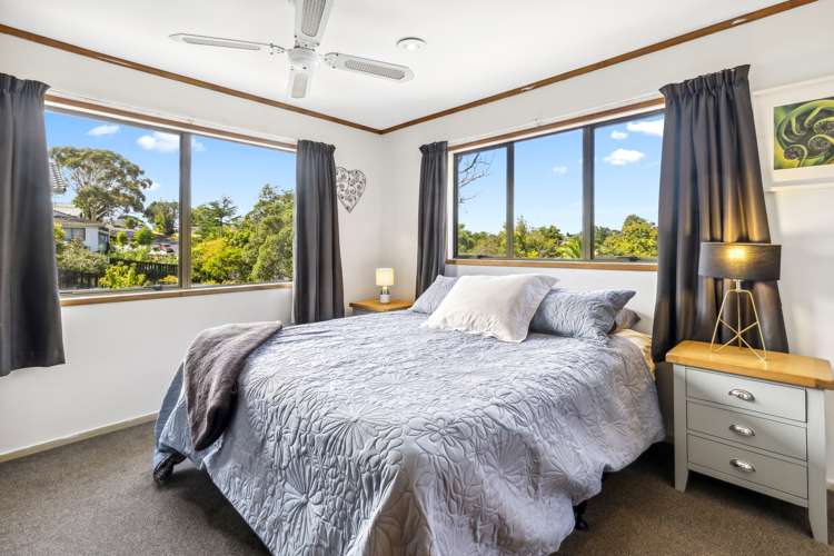 17 Jenanne Place Totara Vale_11