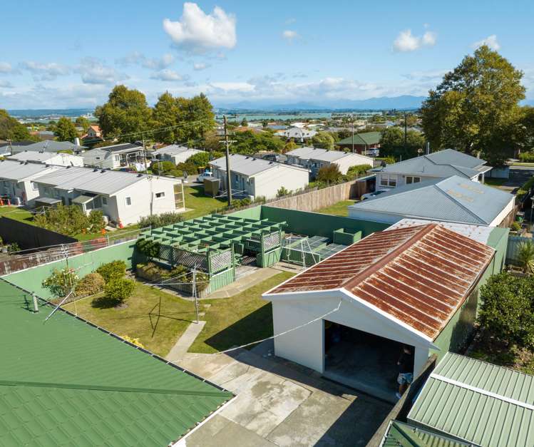 40 Tennyson Crescent Stoke_16