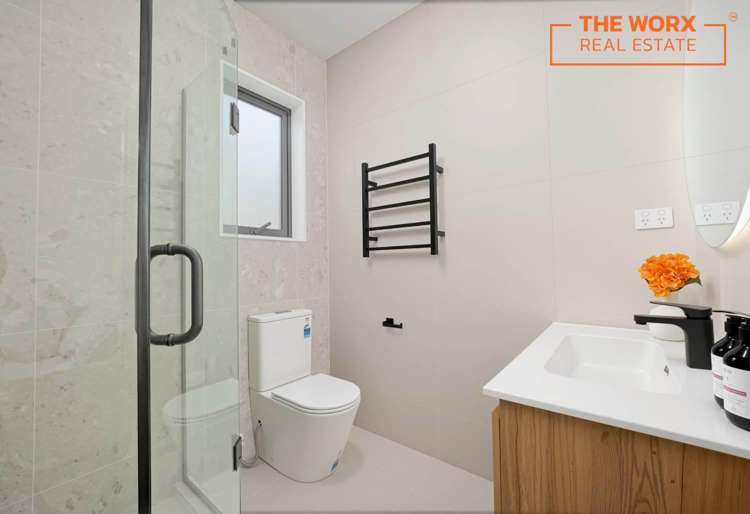 114 A-C Carnoustie Drive Wattle Downs_11