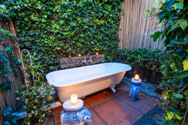 220 North Road North East Valley_20