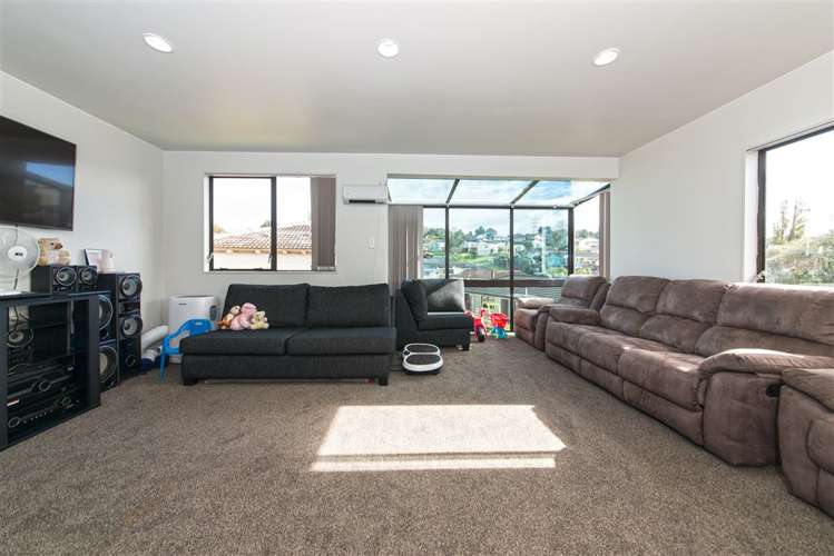 7 Halloran Place Massey_6