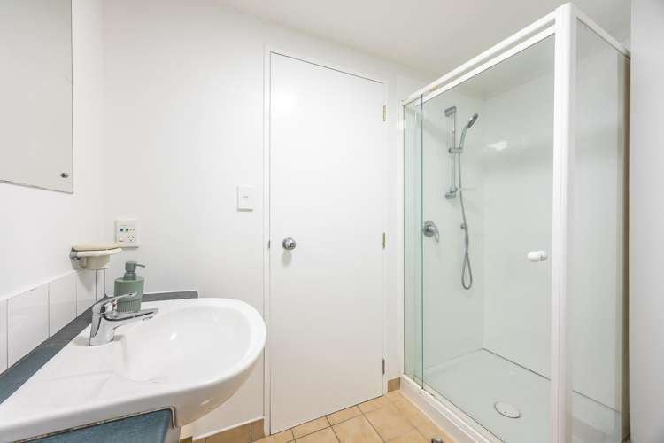 5F/3 Whitaker Place Auckland Central_7