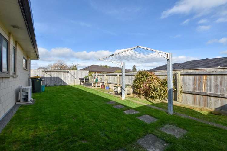 37 Ashmore Park Road Carterton_19