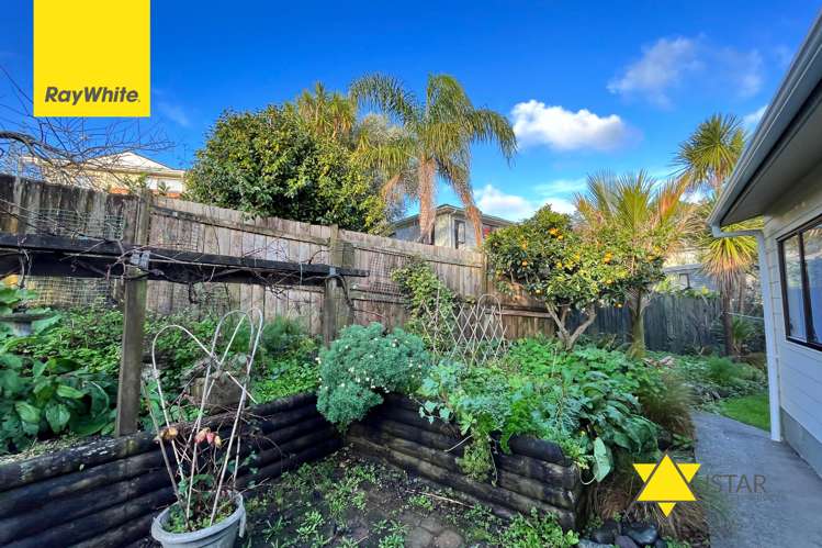 25 Adam Sunde Place Glen Eden_12