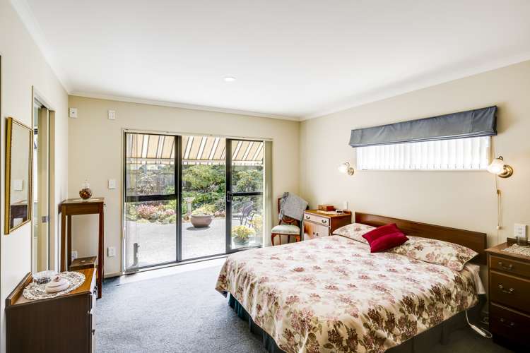 219 Frimley Oaks Frimley_5