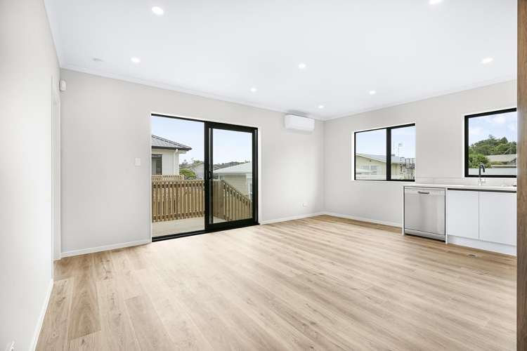 2/10 Michael Avenue_4