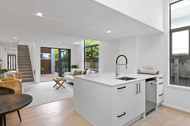 2/26 Hutcheson Street Sydenham_3