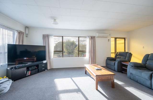 2/3 Exeter Street Stoke_4