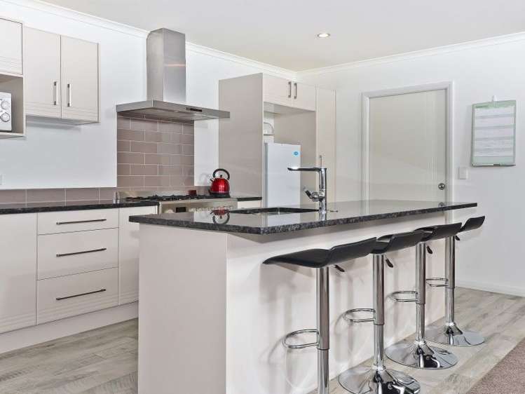 24 West Thompson Street Leamington_15