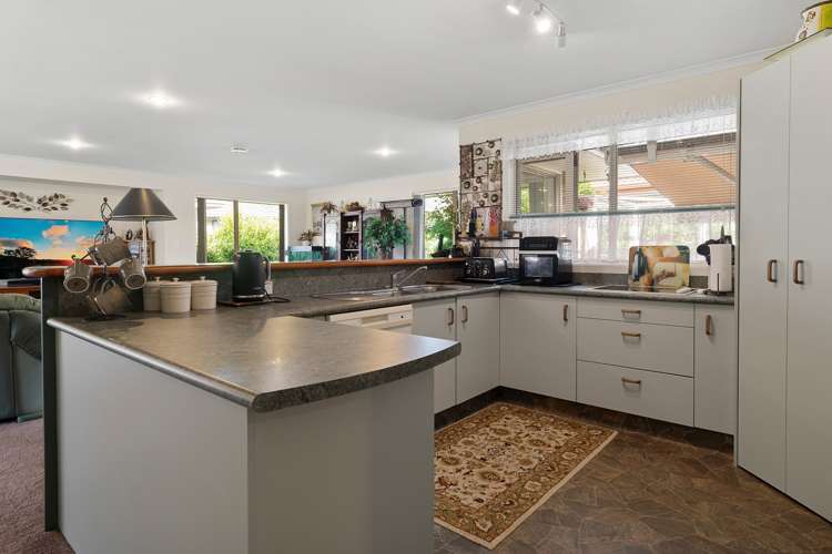 24 Gleneagles Drive Aongatete_9