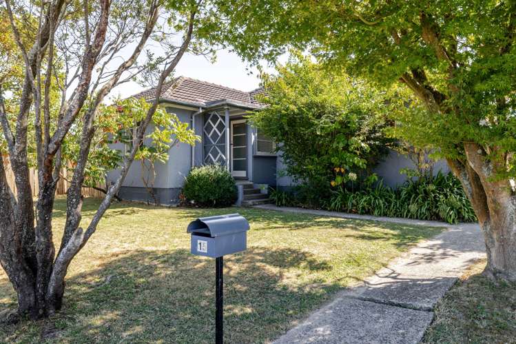 15 Montrose Place Takaro_18