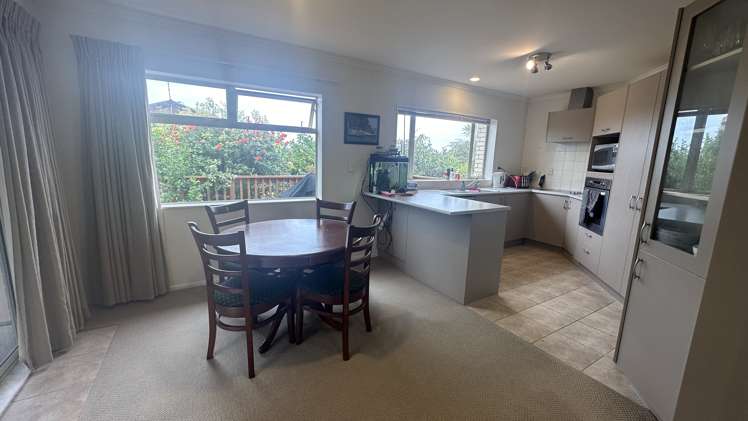 23 Chesterfield Way Orewa_5