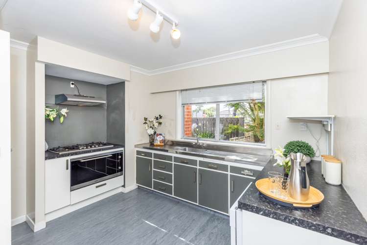 196 Clyde Street Hamilton East_15