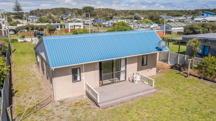 22 Rangitane Street Himatangi Beach_16