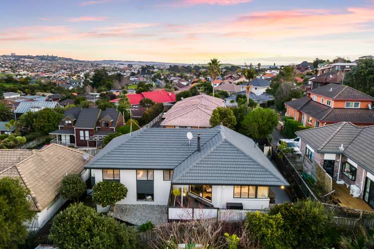 2/100 Gosford Drive Botany Downs_25