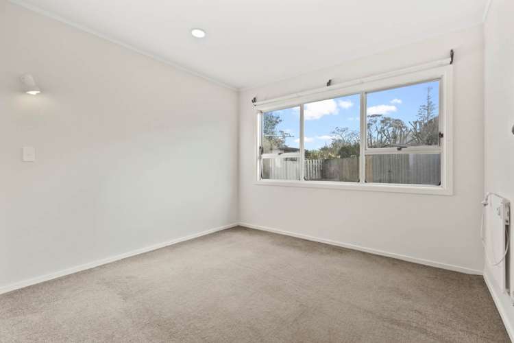 17 Fratley Avenue Farm Cove_17