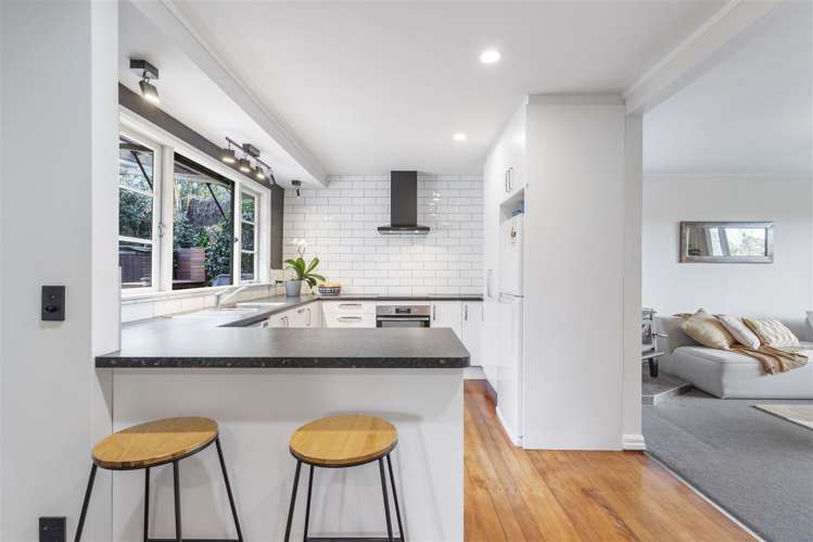 7 Woodhams Street Beach Haven_1