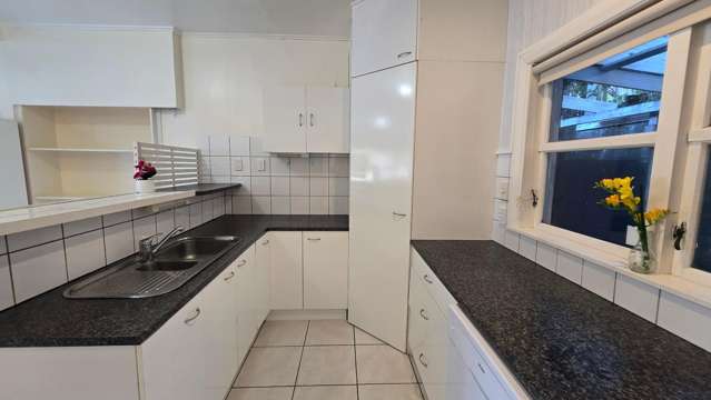 A/13 Romney Square Tawa_1