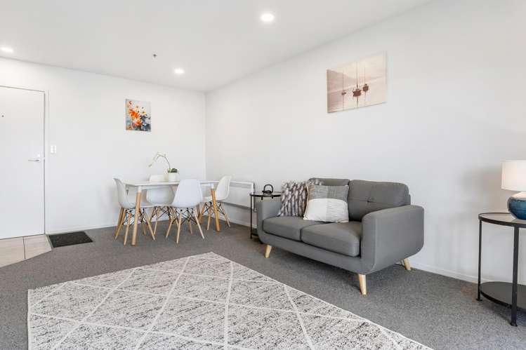 5E/10 Crown Lynn Place New Lynn_25