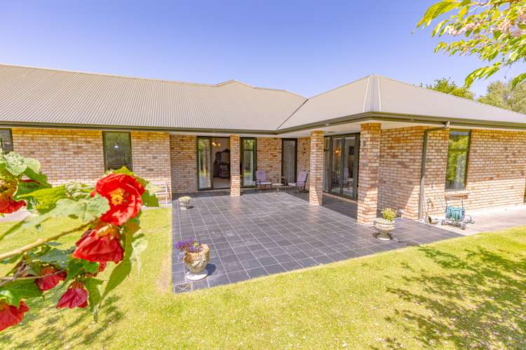 25 Lithgow Drive Otamatea_8