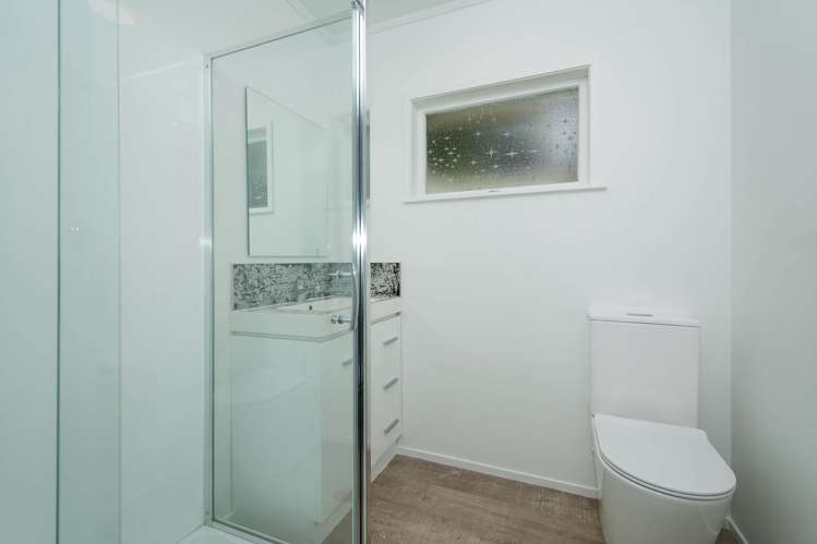 1/42 Hogans Road Glenfield_11