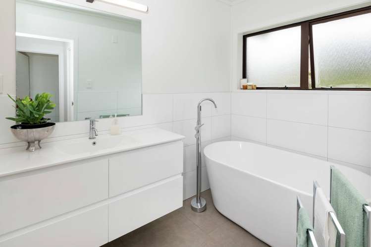 35 Cheriton Road Mellons Bay_15