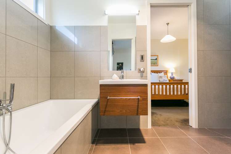 156 Kaimata Road Bay View_13