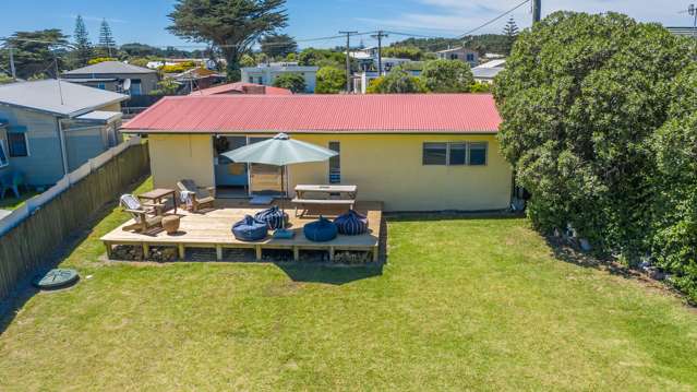 12 Rangitane Street Himatangi Beach_1