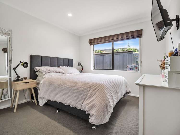 8 Farleigh Close Huntington_20