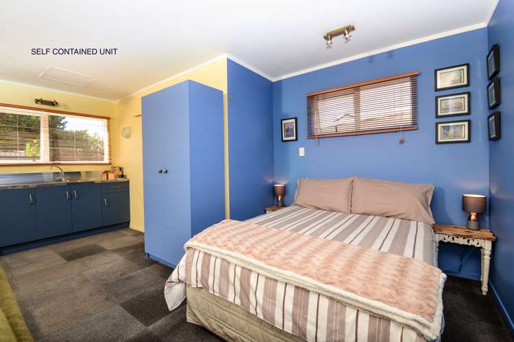 2 Saint Olpherts Avenue Hamilton East_24