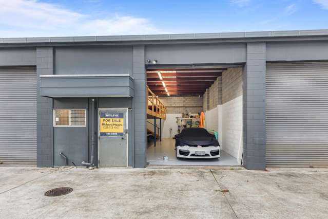 Affordable industrial lockup