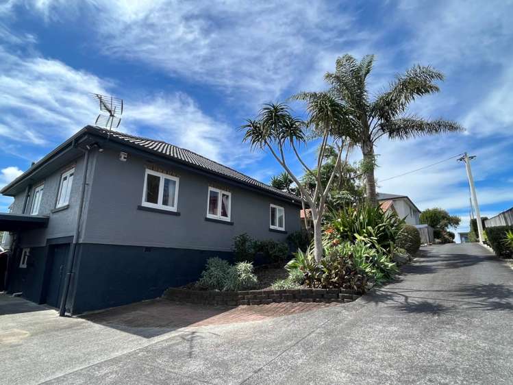 29b West Coast Road_0