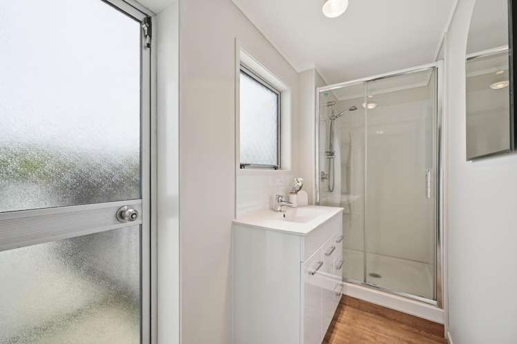 2/3 Bronwyn Place Torbay_14