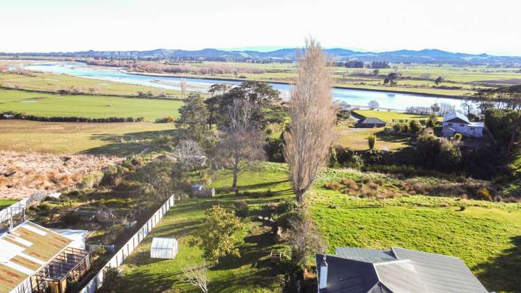 59 Main Road Tuatapere_11