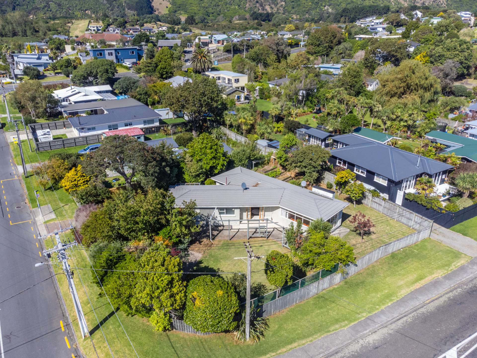 44 Menin Road Raumati South_0