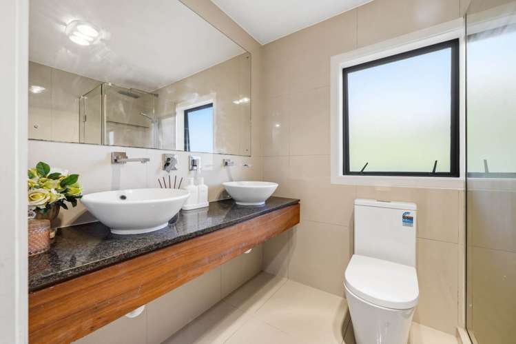 15B Regis Lane Flat Bush_24