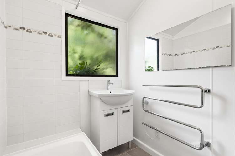 85a Fairclough Road Beach Haven_16