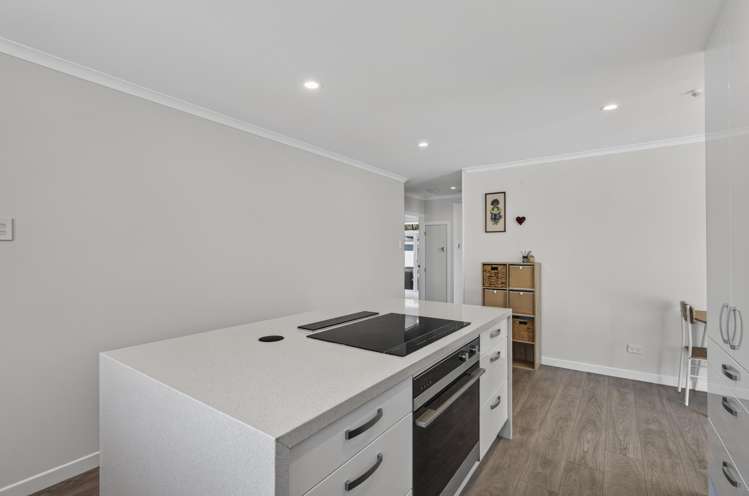 8 York Crescent Westown_7