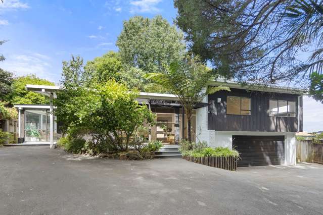 Big Family Living – 898m2 Section