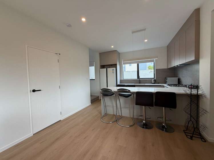 1/145 Tirimoana Road Te Atatu South_2
