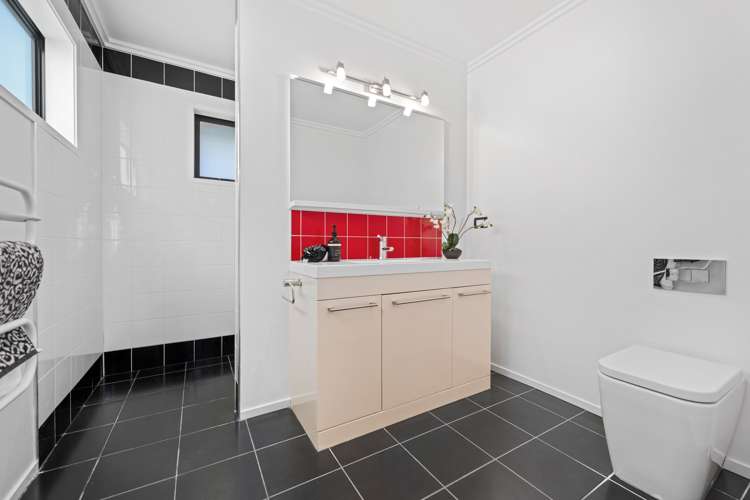 61 Somerton Drive Huntington_11