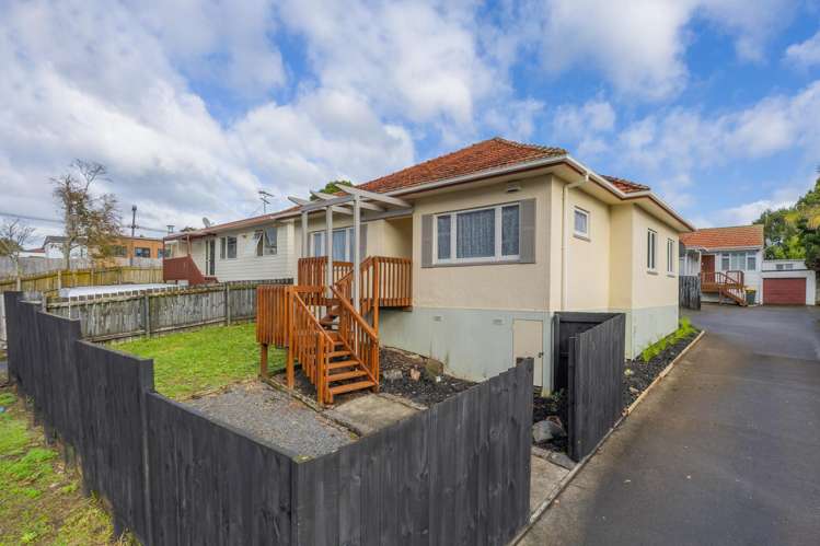 2/180 Lake Road Northcote_11