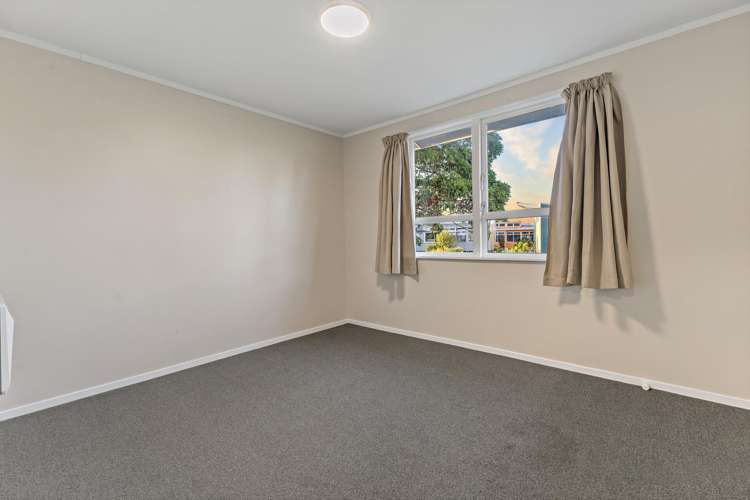 20 Grandison Crescent New Lynn_25