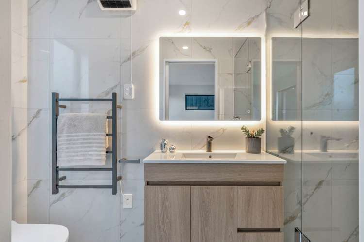 24 A-I Great South Road Manurewa_17