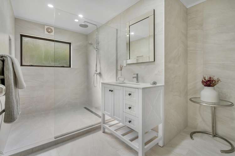 2/30 Glen Vista Place Bayview_8