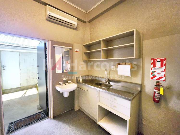 58 Commercial Road Helensville_20