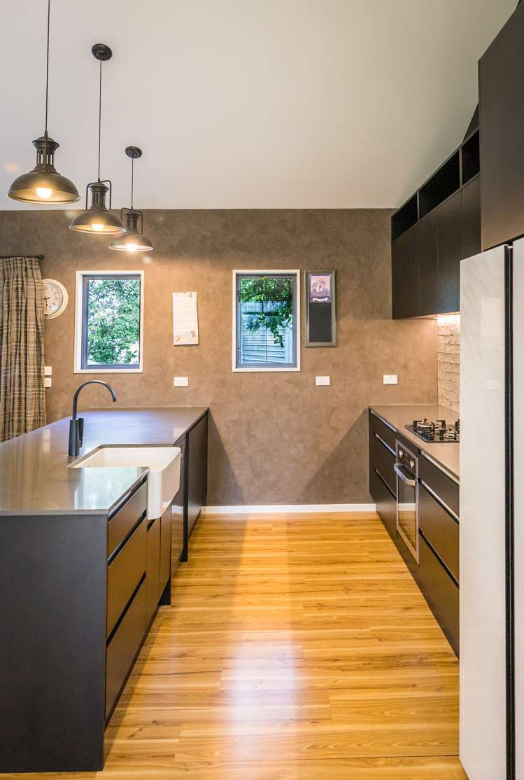 5693 West Coast Road Springfield_9