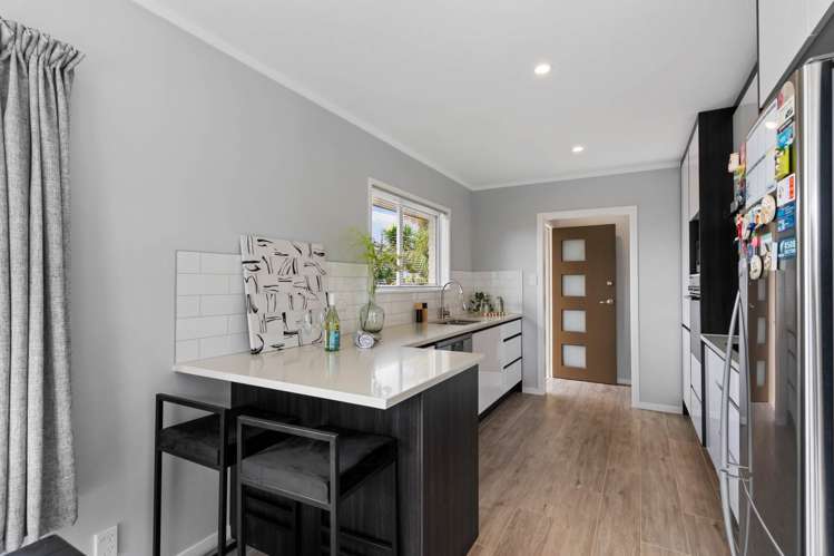 4 Haseler Crescent Mellons Bay_9