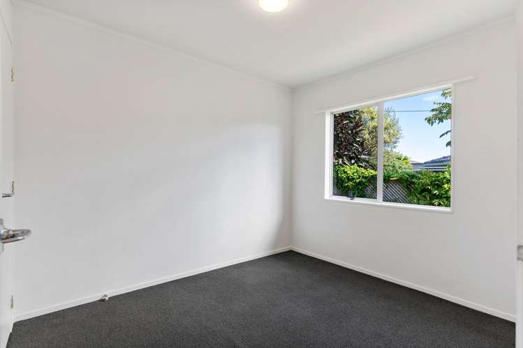 72 Vodanovich Road Te Atatu South_10